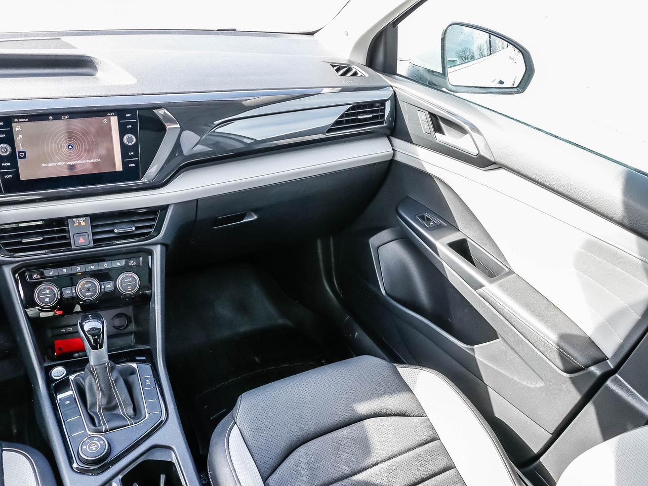 2024 Volkswagen Taos Highline 4MOTION Photo