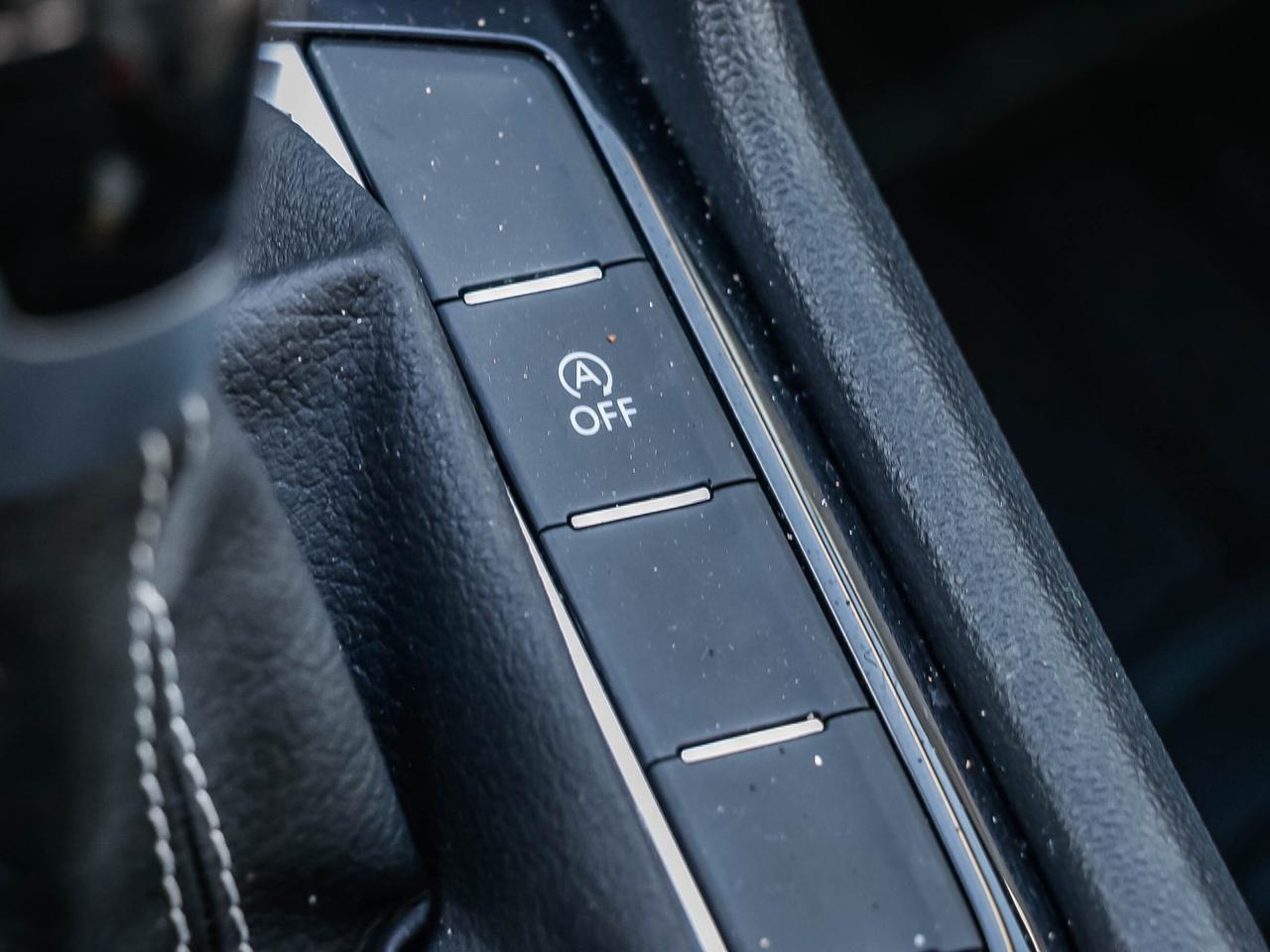 2024 Volkswagen Taos Highline 4MOTION Photo