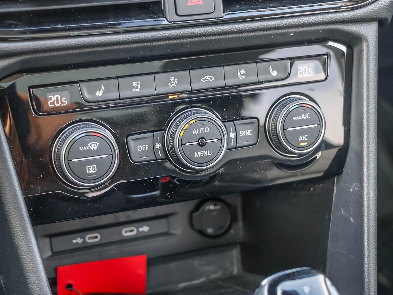 2024 Volkswagen Taos Highline 4MOTION Photo