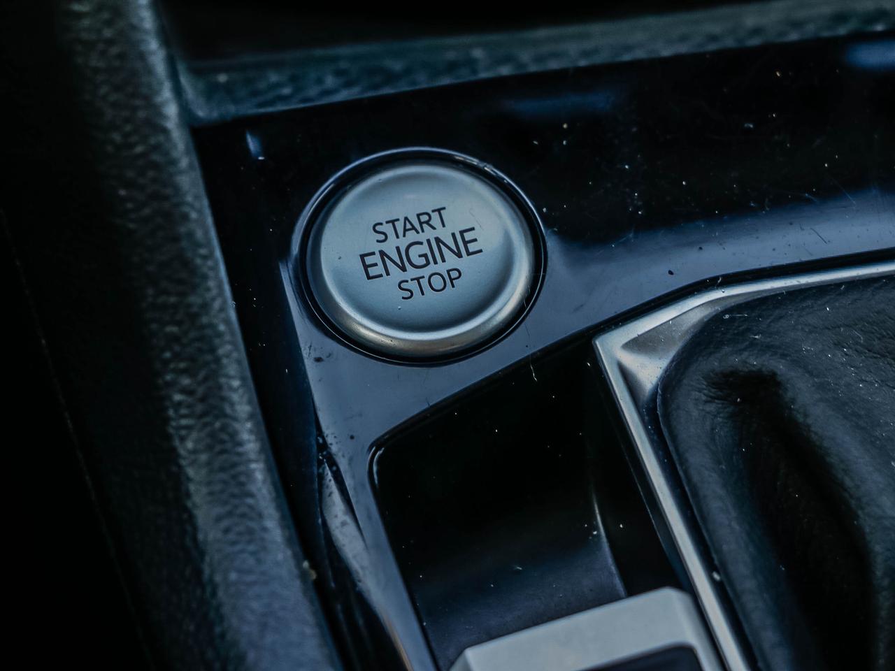 2024 Volkswagen Taos Highline 4MOTION Photo