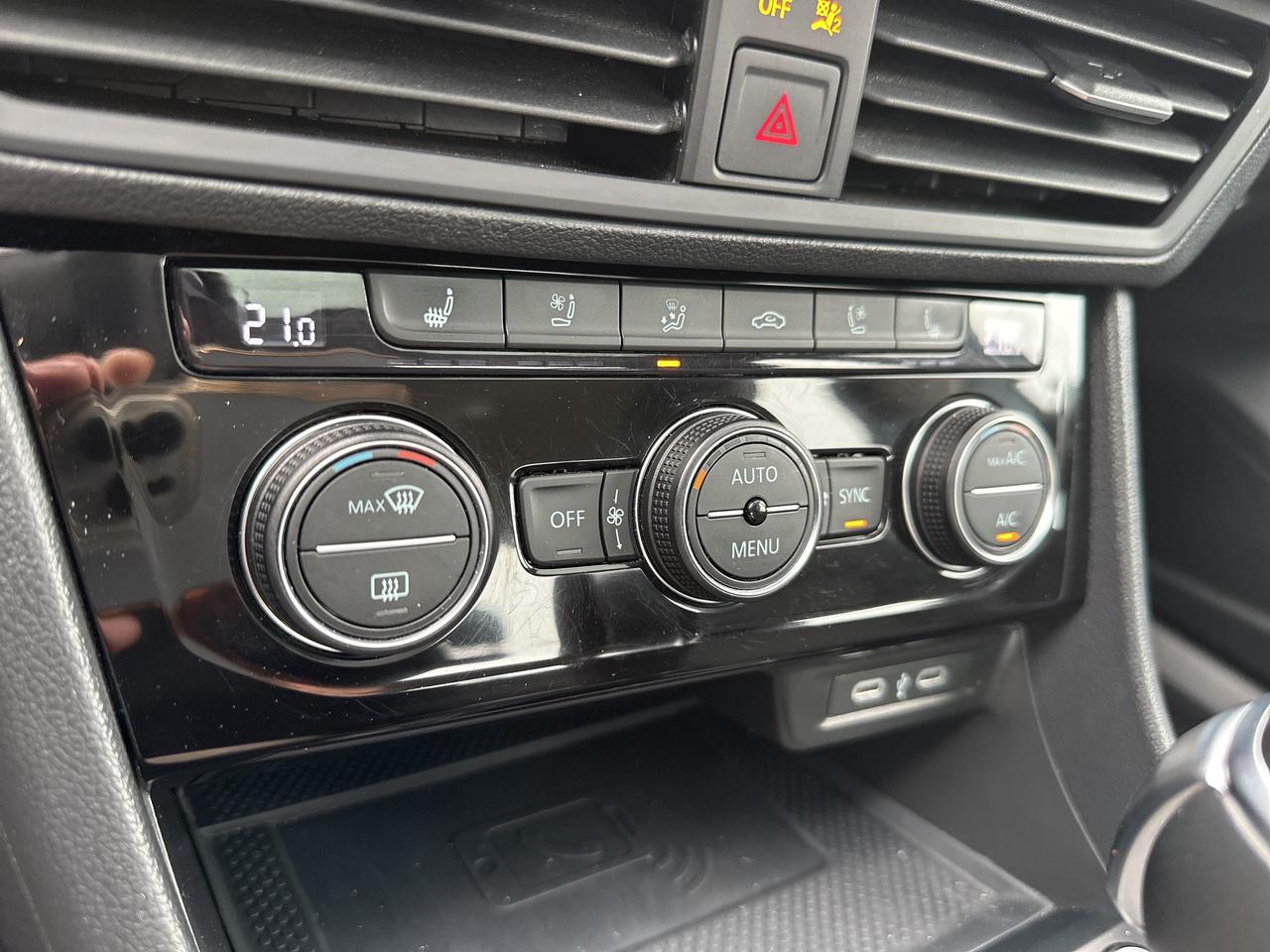 2024 Volkswagen Jetta Highline auto Photo