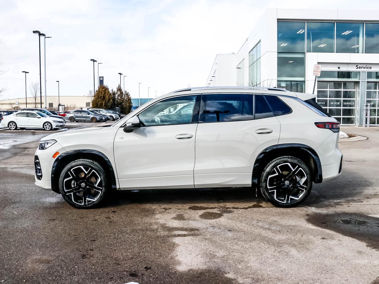 2025 Volkswagen Tiguan HIGHLINE R-LINE 4MOTION Photo