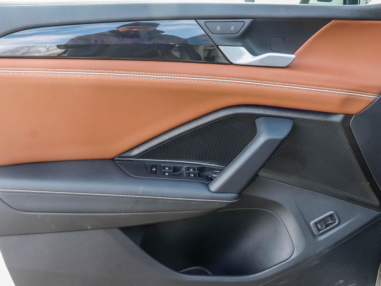 2025 Volkswagen Tiguan HIGHLINE R-LINE 4MOTION Photo