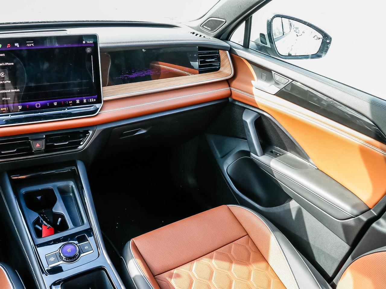 2025 Volkswagen Tiguan HIGHLINE R-LINE 4MOTION Photo