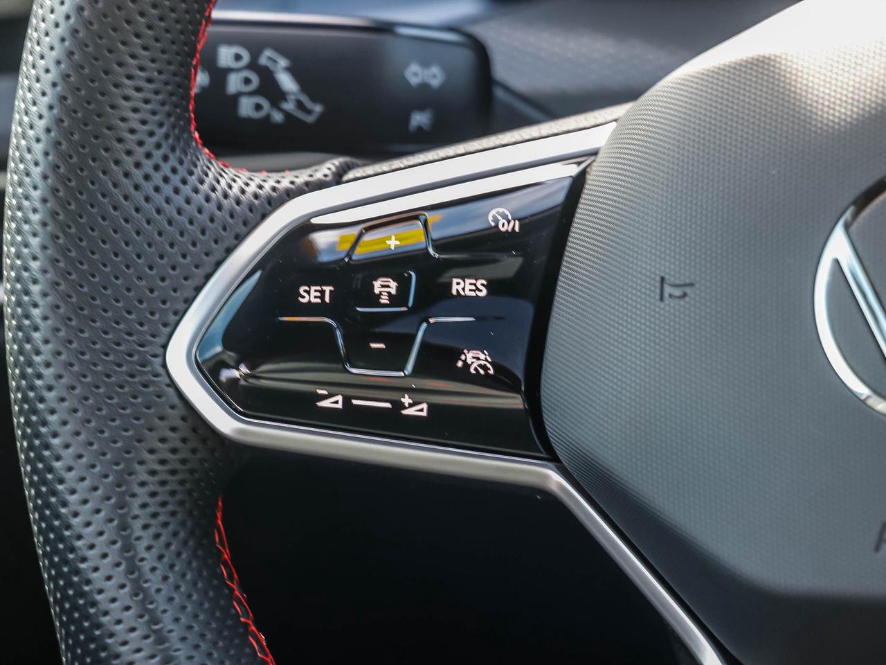 2024 Volkswagen Golf GTI 380 Autobahn Manual Photo