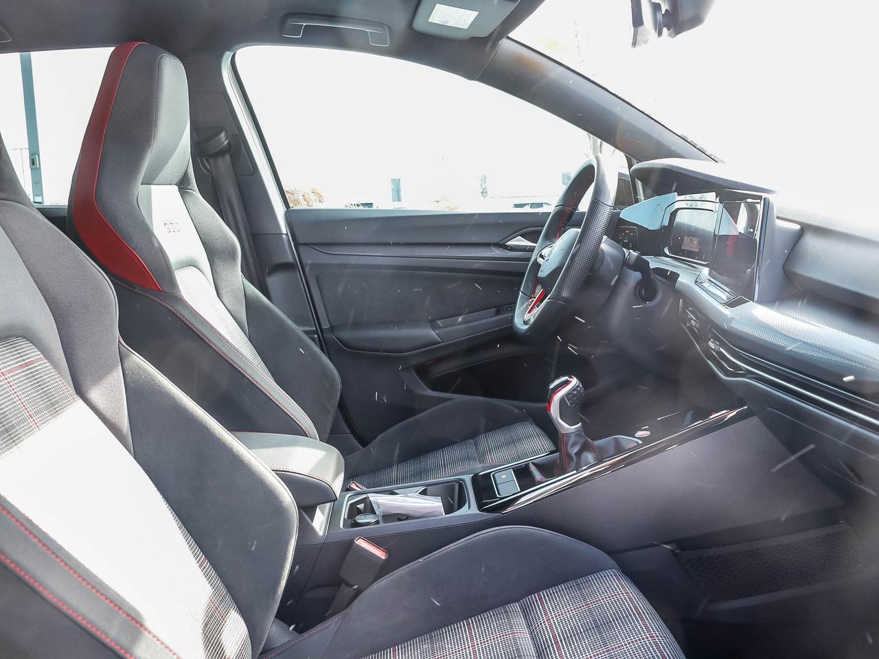 2024 Volkswagen Golf GTI 380 Autobahn Manual Photo