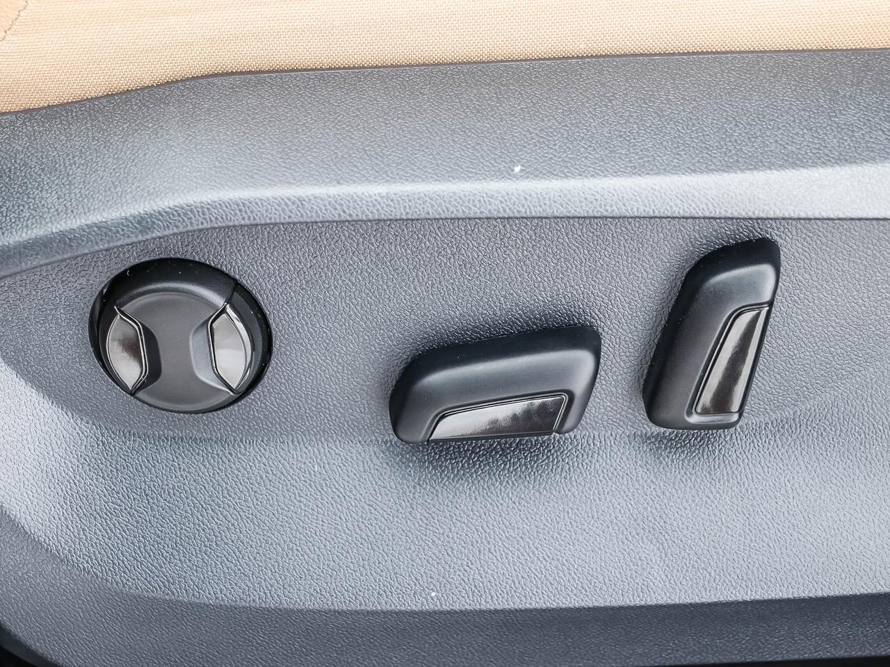 2024 Volkswagen Tiguan Comfortline R-Line Black Edition 4MOTION Photo