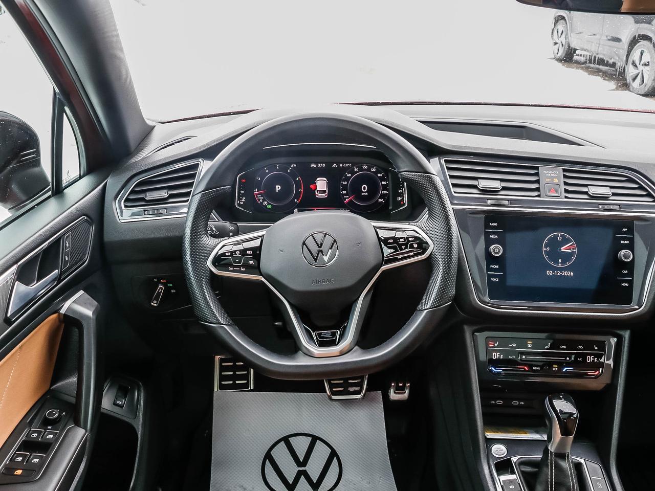 2024 Volkswagen Tiguan Comfortline R-Line Black Edition 4MOTION Photo