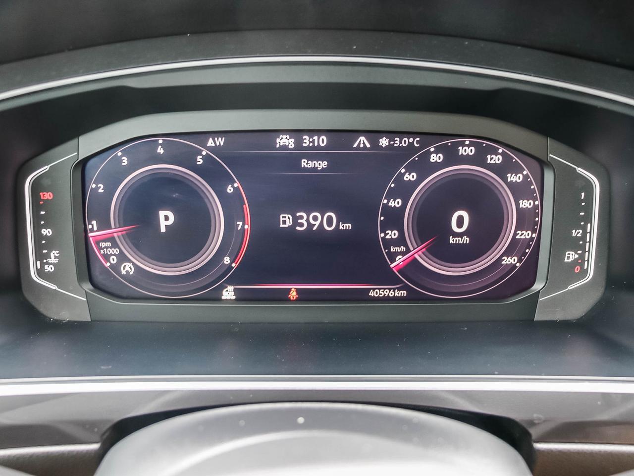 2024 Volkswagen Tiguan Comfortline R-Line Black Edition 4MOTION Photo