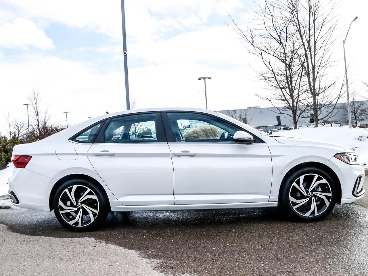 2025 Volkswagen Jetta Highline auto Photo3