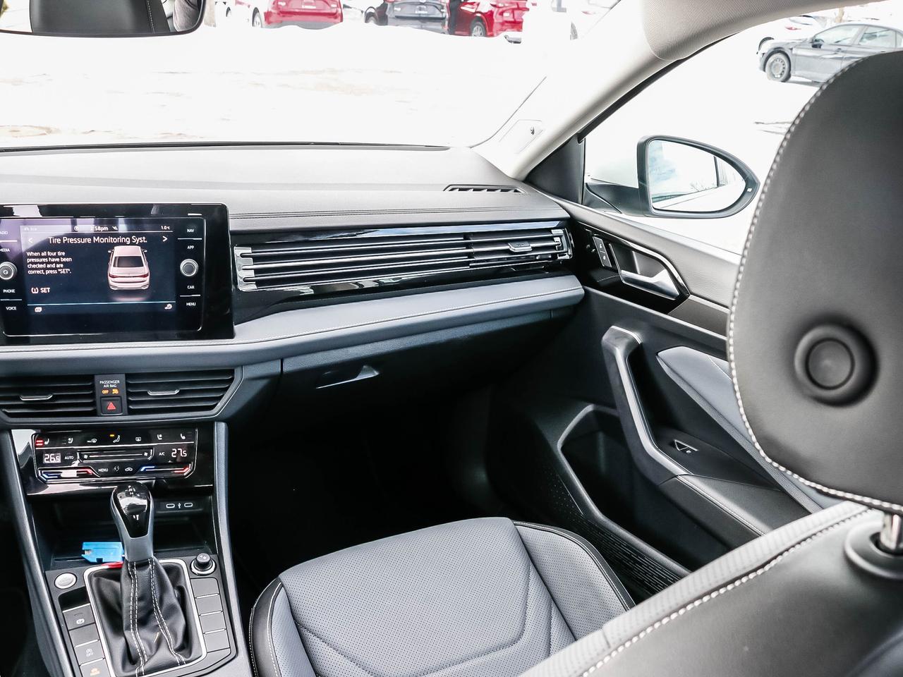 2025 Volkswagen Jetta Highline auto Photo