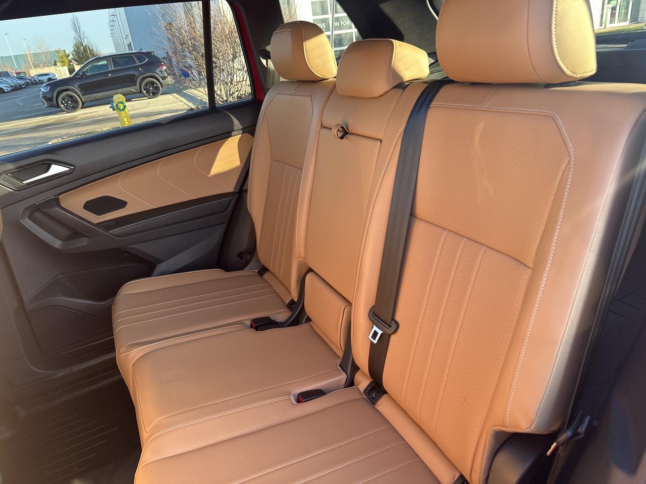 2024 Volkswagen Tiguan Comfortline R-Line Black Edition 4MOTION Photo