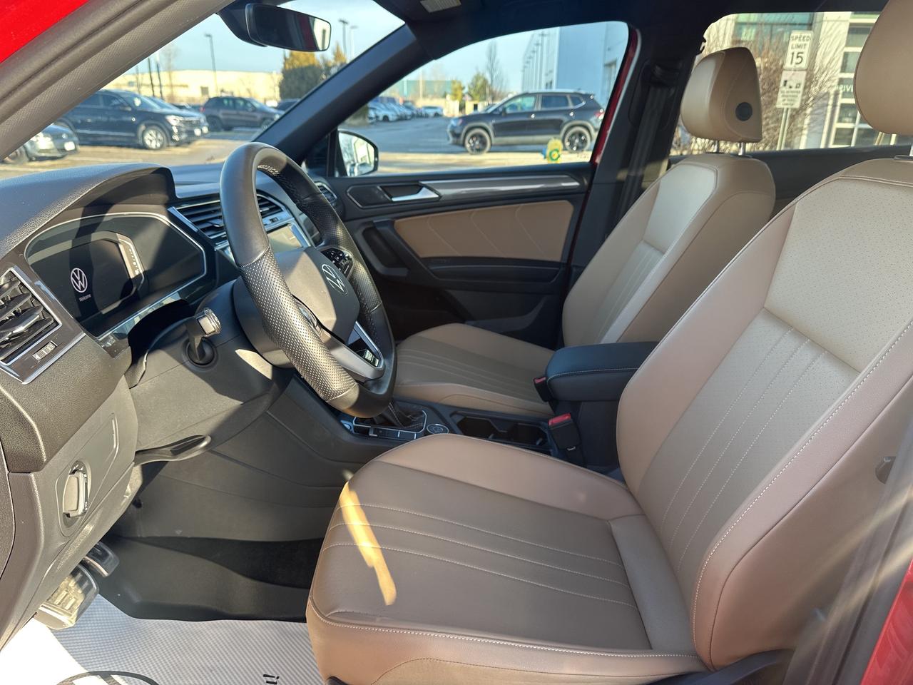 2024 Volkswagen Tiguan Comfortline R-Line Black Edition 4MOTION Photo