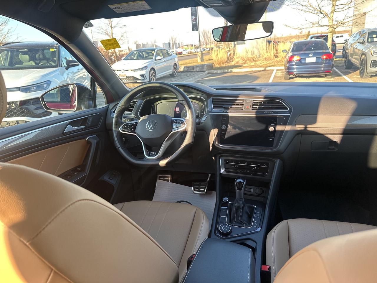 2024 Volkswagen Tiguan Comfortline R-Line Black Edition 4MOTION Photo