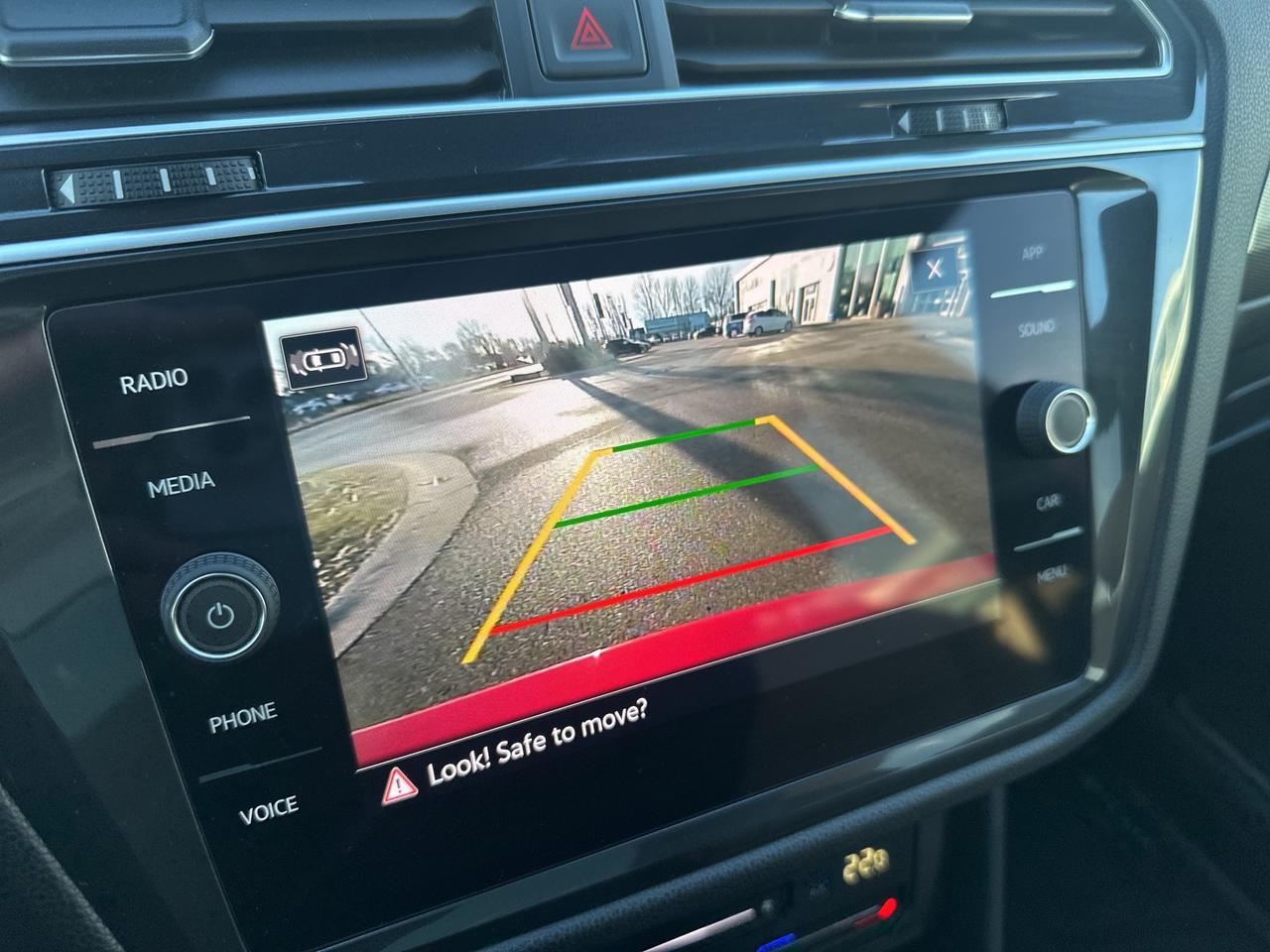 2024 Volkswagen Tiguan Comfortline R-Line Black Edition 4MOTION Photo