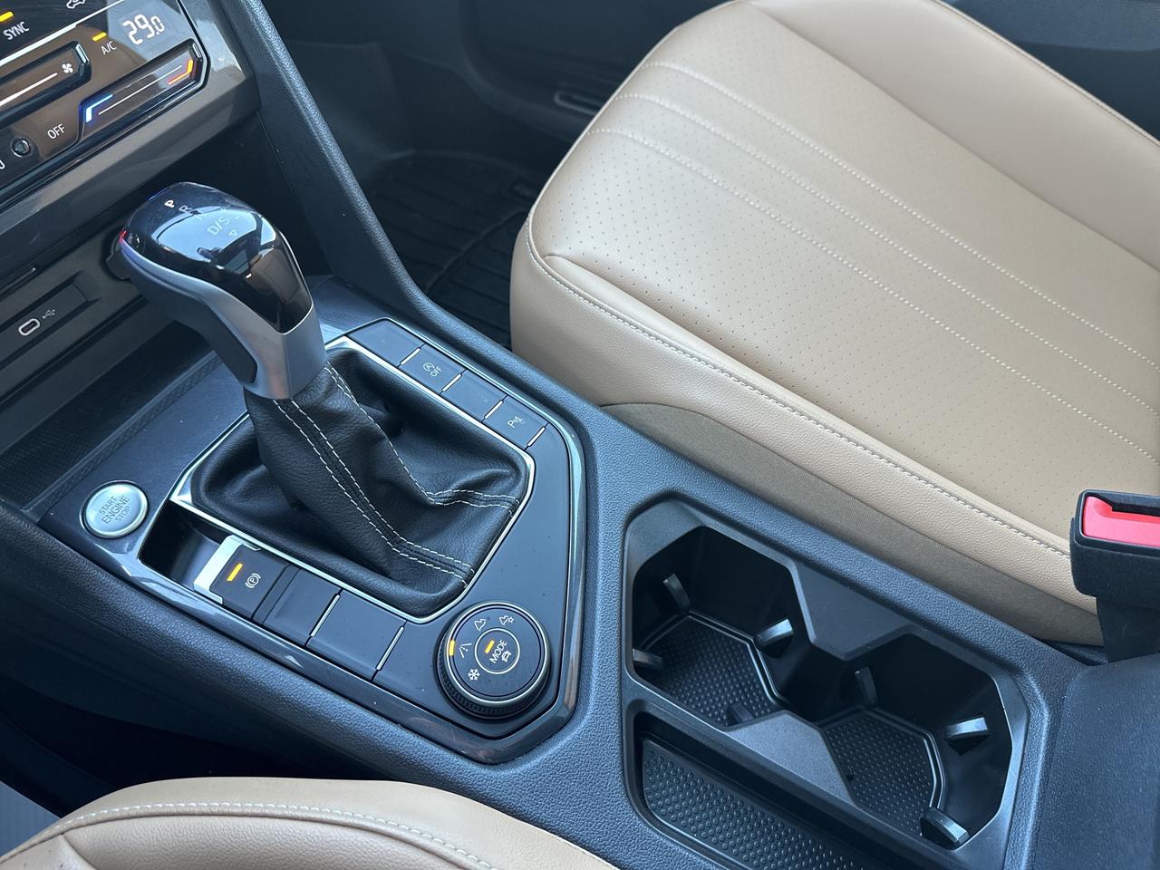 2024 Volkswagen Tiguan Comfortline R-Line Black Edition 4MOTION Photo