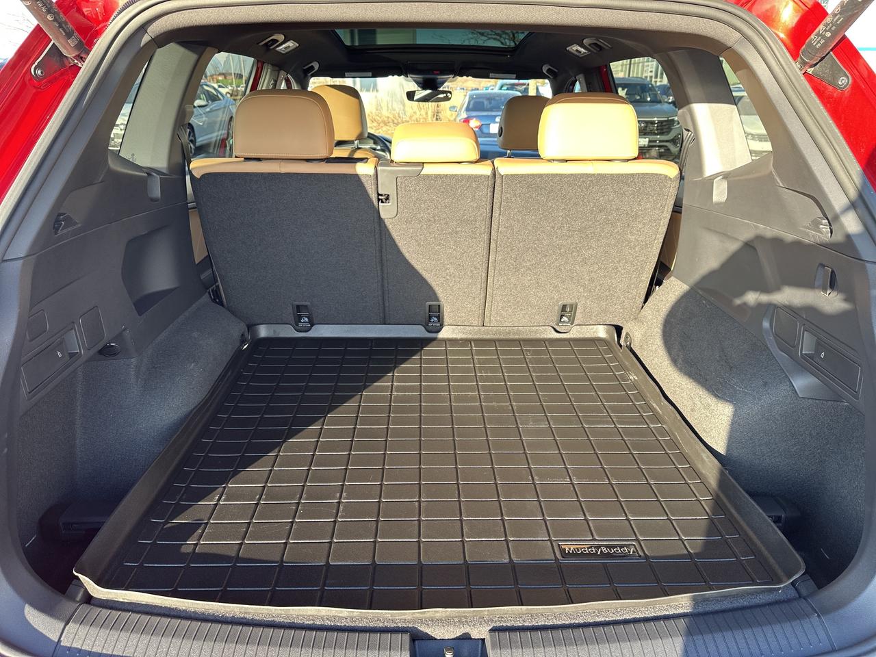 2024 Volkswagen Tiguan Comfortline R-Line Black Edition 4MOTION Photo