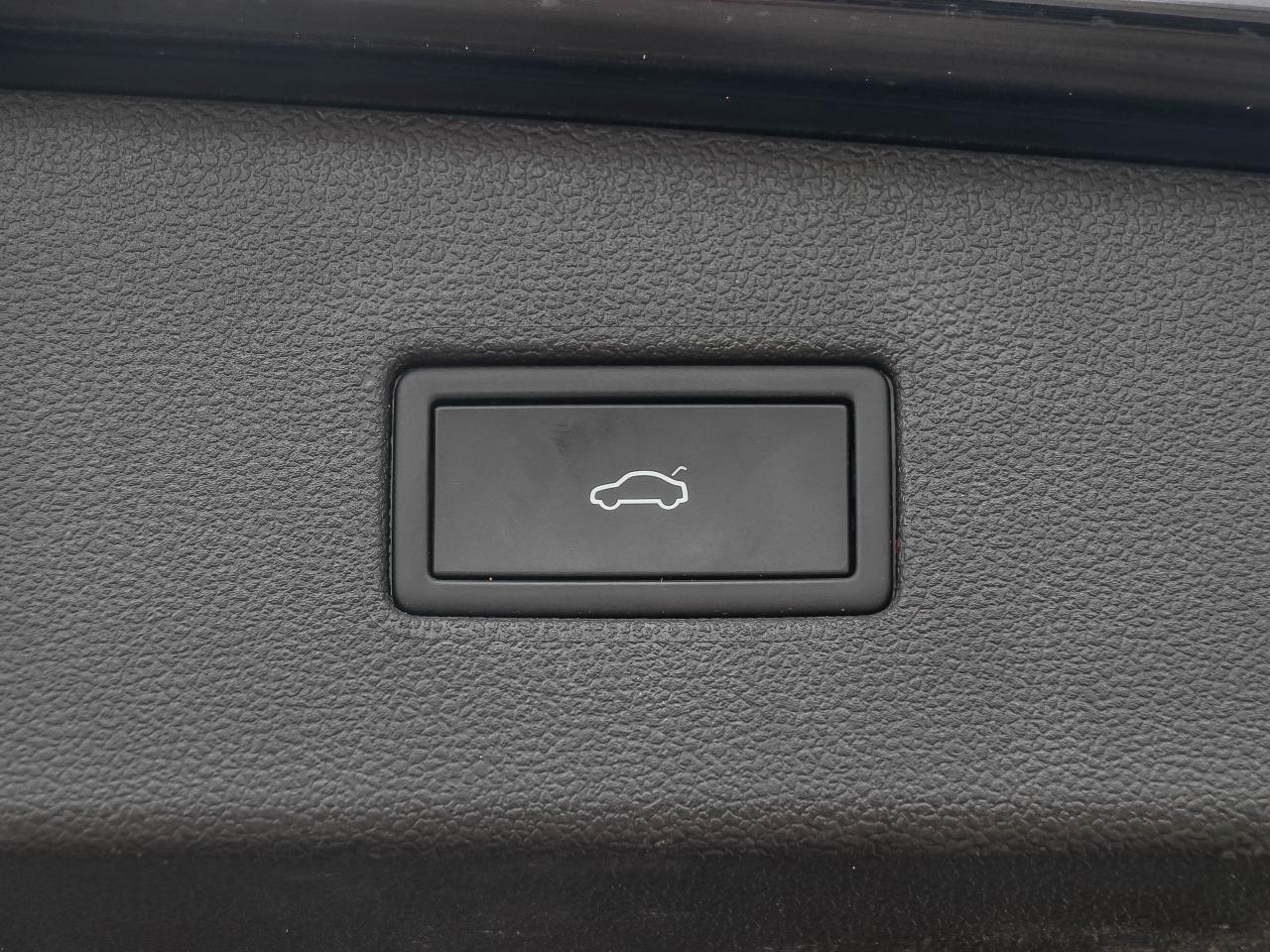 2021 Volkswagen Tiguan United 4MOTION Photo