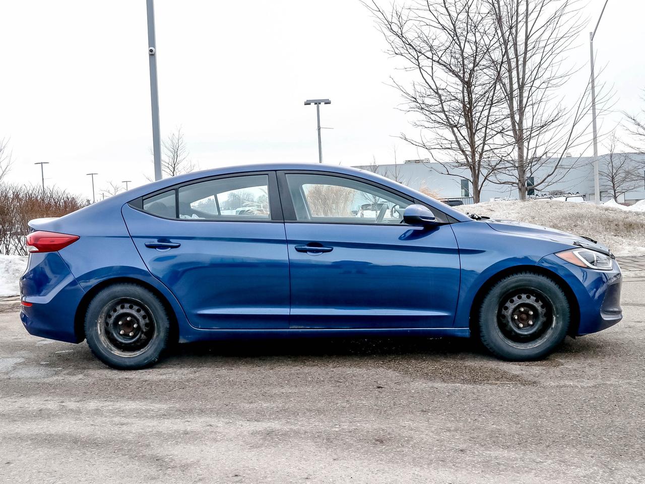 2017 Hyundai Elantra 4DR SDN AUTO LE Photo2