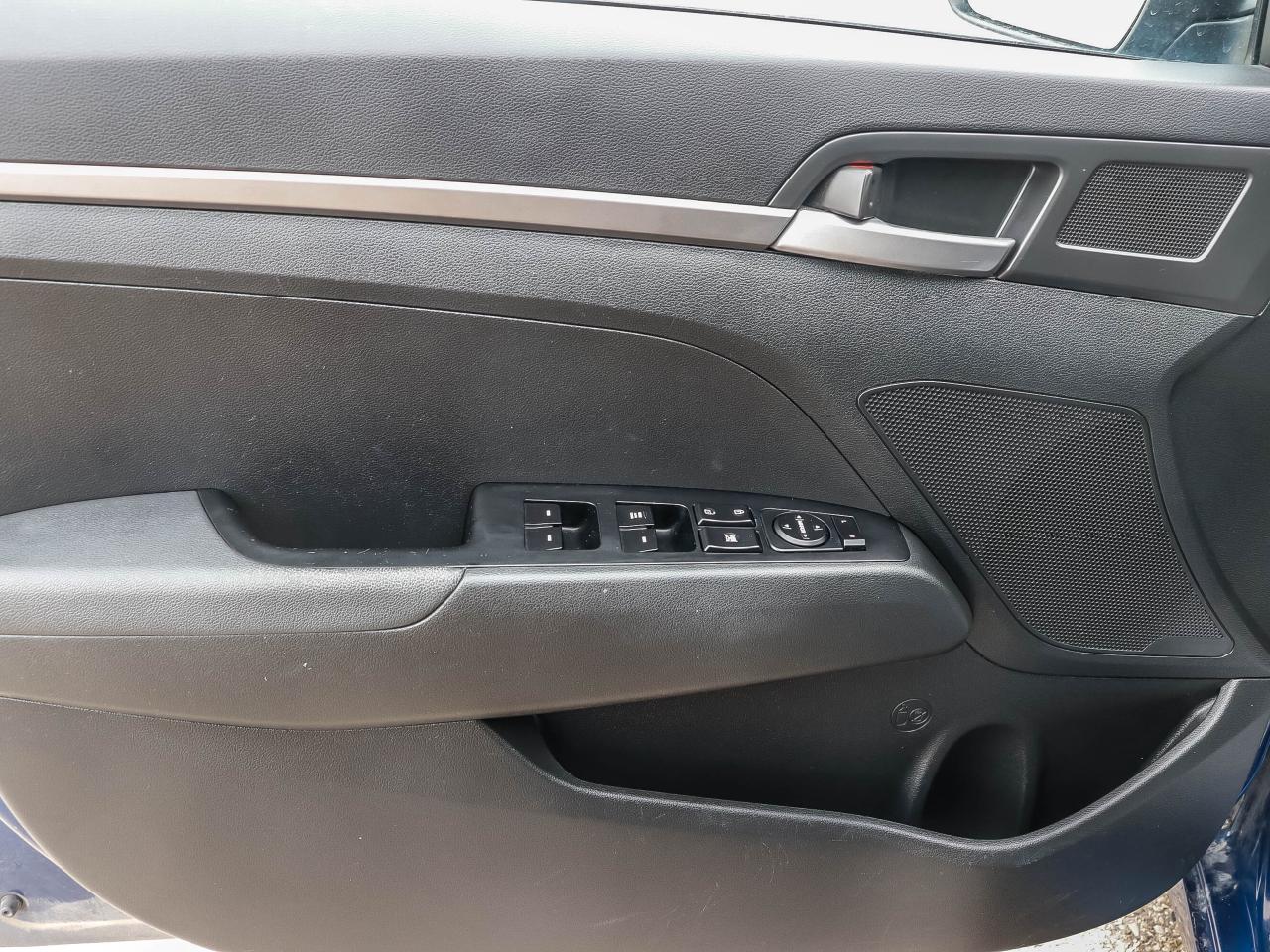 2017 Hyundai Elantra 4DR SDN AUTO LE Photo