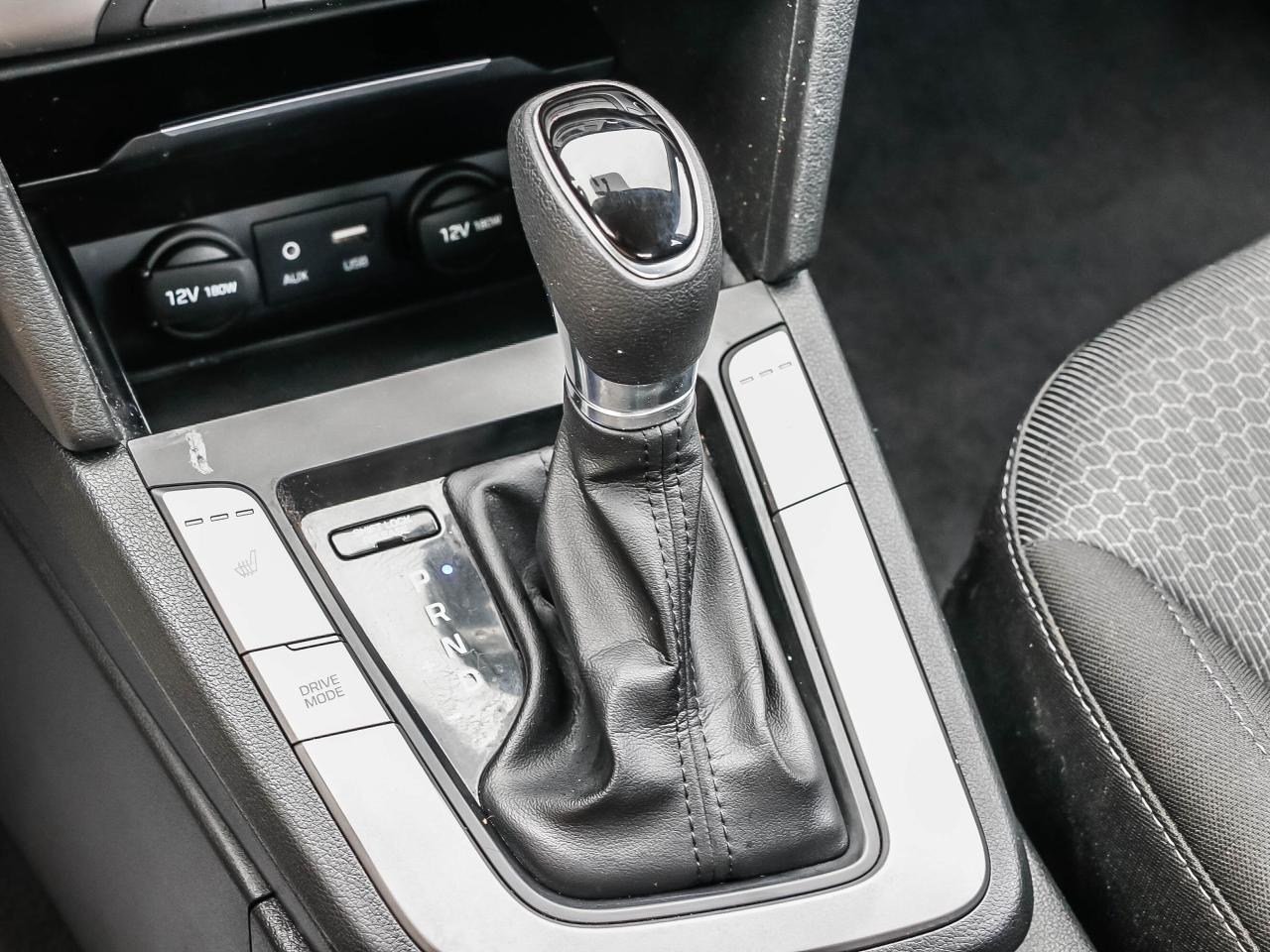 2017 Hyundai Elantra 4DR SDN AUTO LE Photo