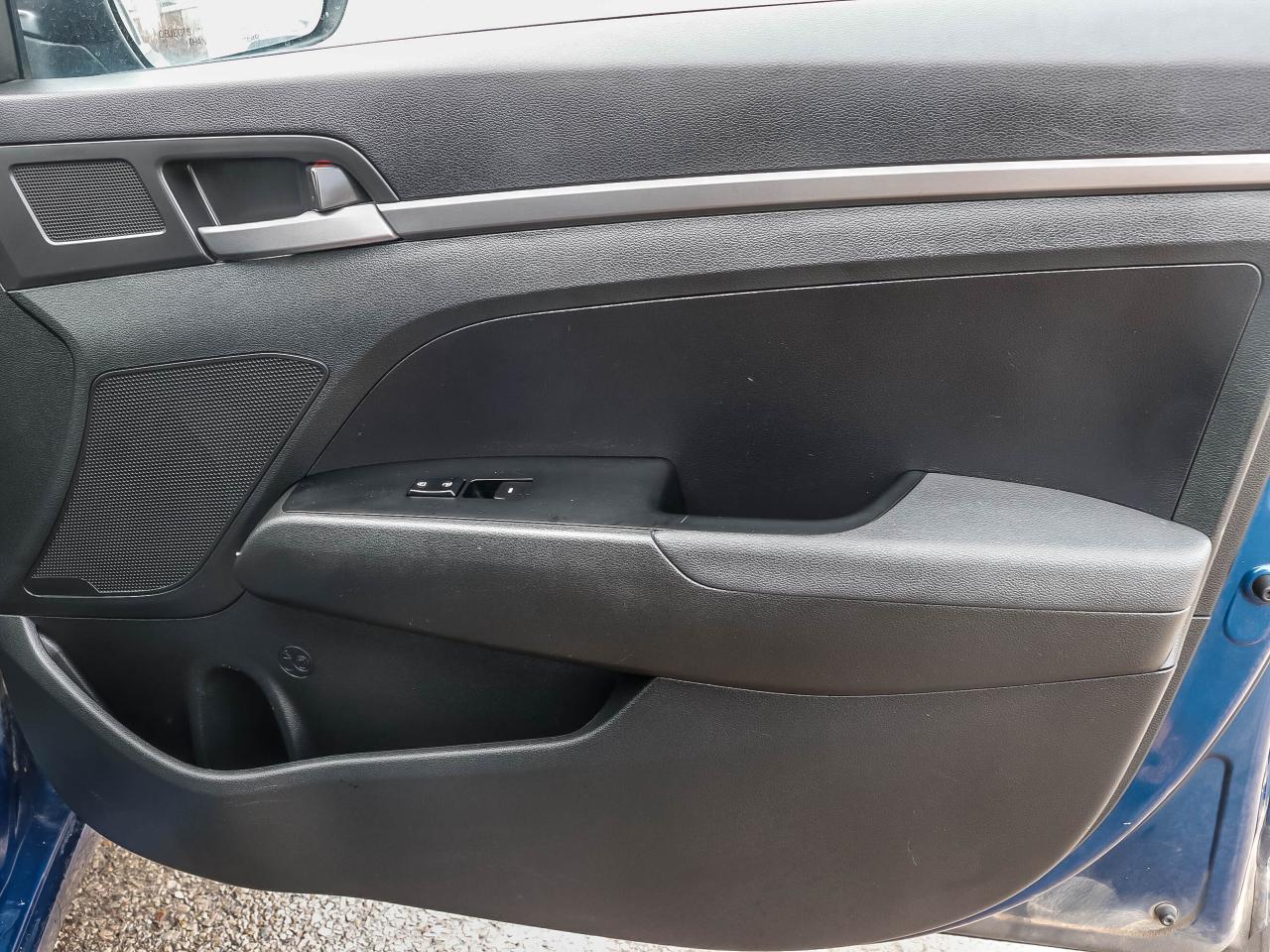 2017 Hyundai Elantra 4DR SDN AUTO LE Photo