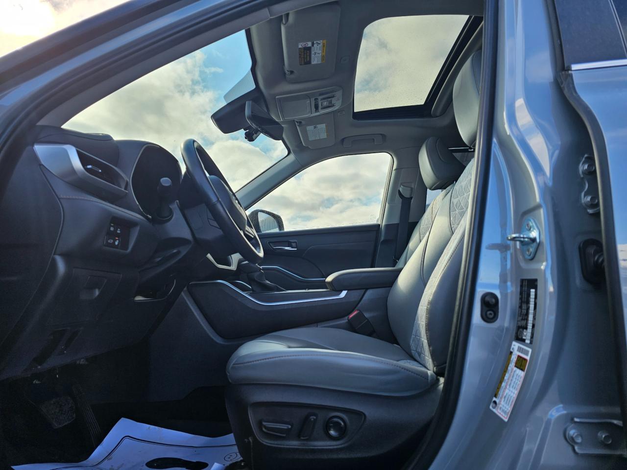 2023 Toyota Highlander Hybrid XLE 4dr All-Wheel Drive Photo