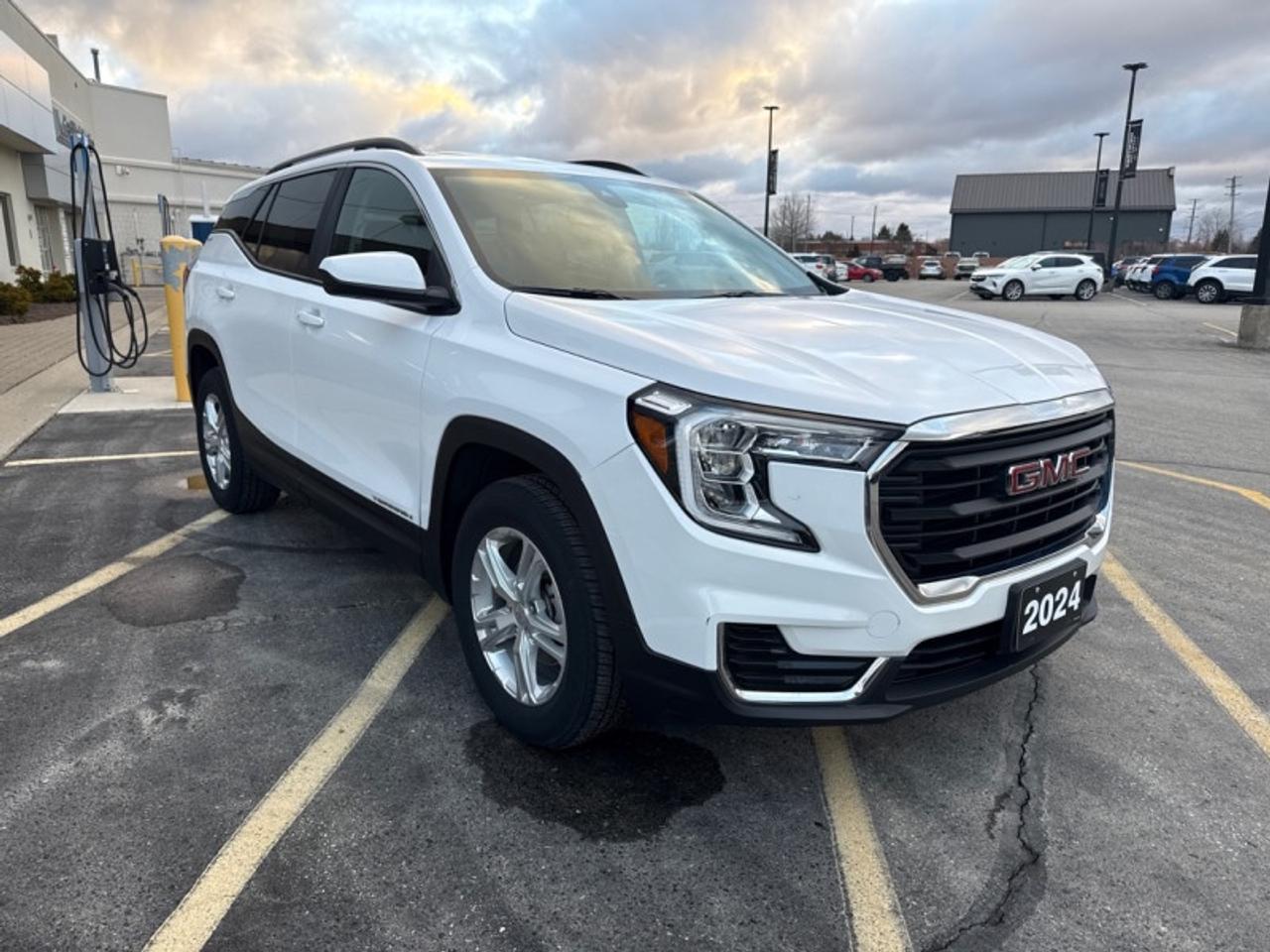 2024 GMC Terrain SLE Photo2