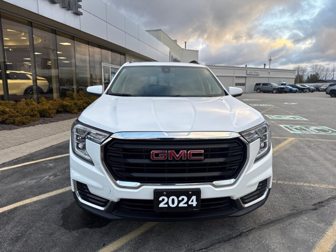 2024 GMC Terrain SLE Photo3