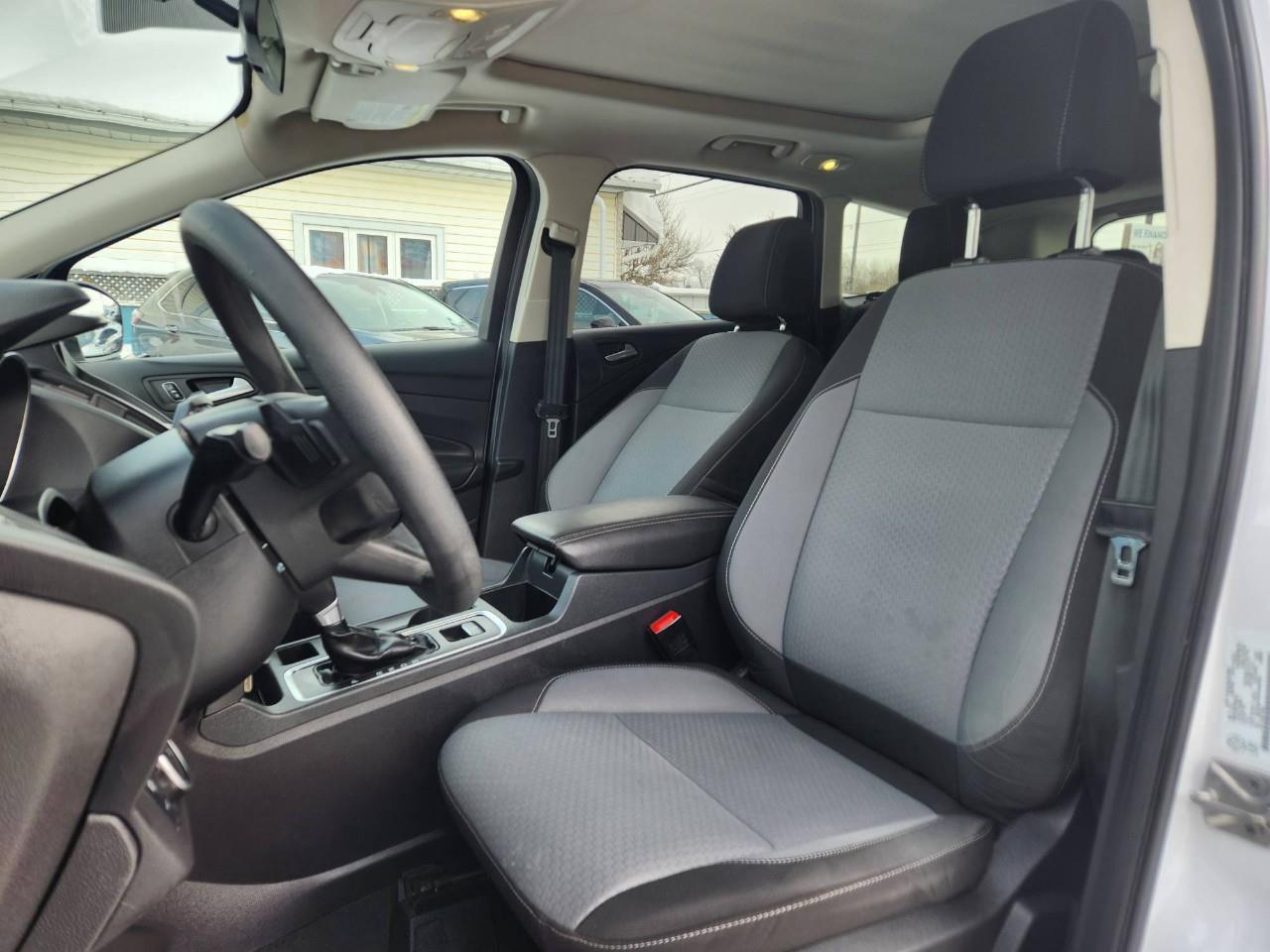 2017 Ford Escape SE 4dr 4x4 Photo