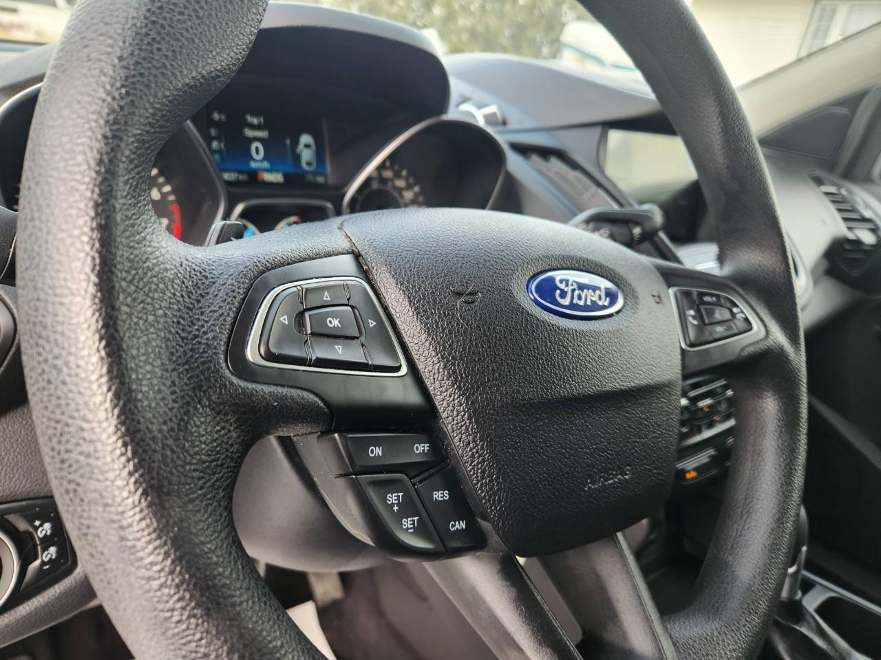 2017 Ford Escape SE 4dr 4x4 Photo