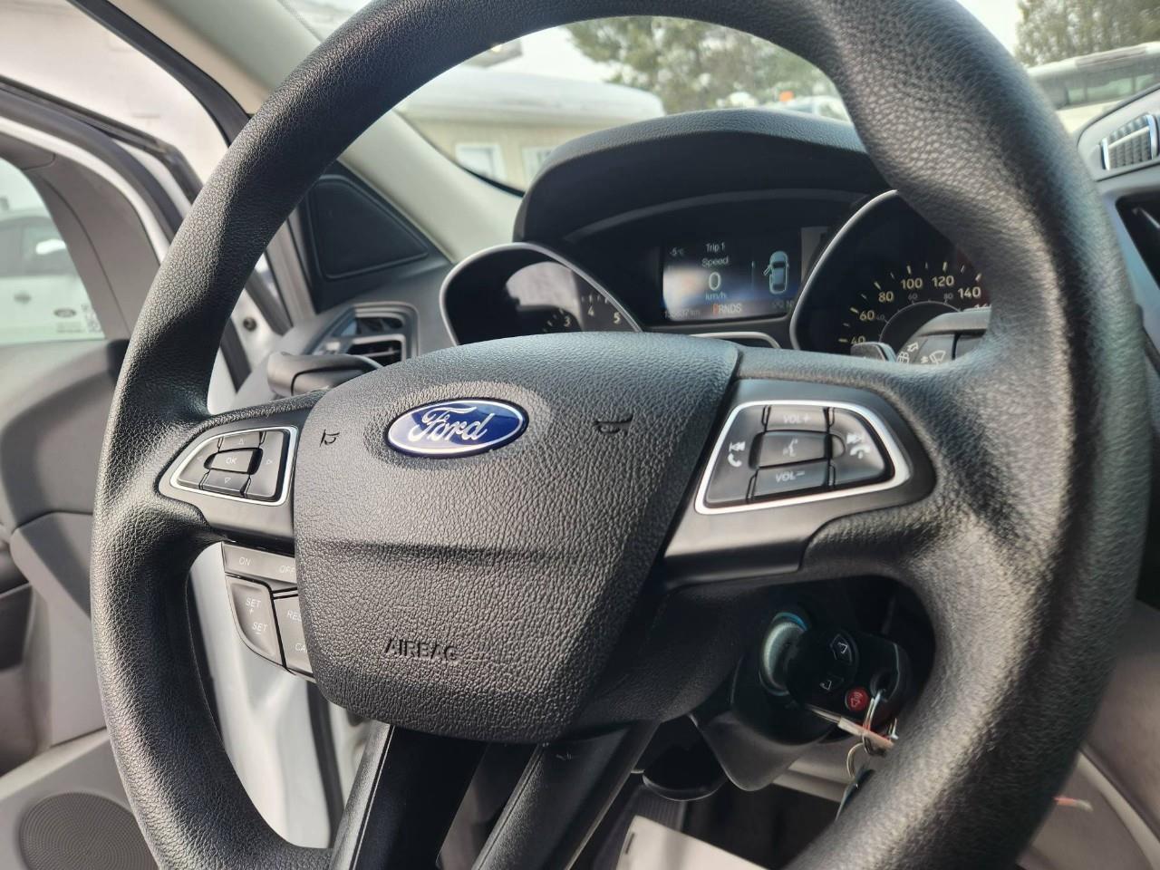 2017 Ford Escape SE 4dr 4x4 Photo