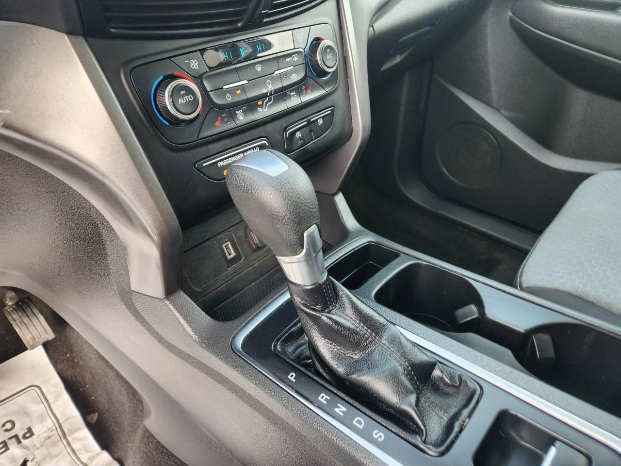 2017 Ford Escape SE 4dr 4x4 Photo