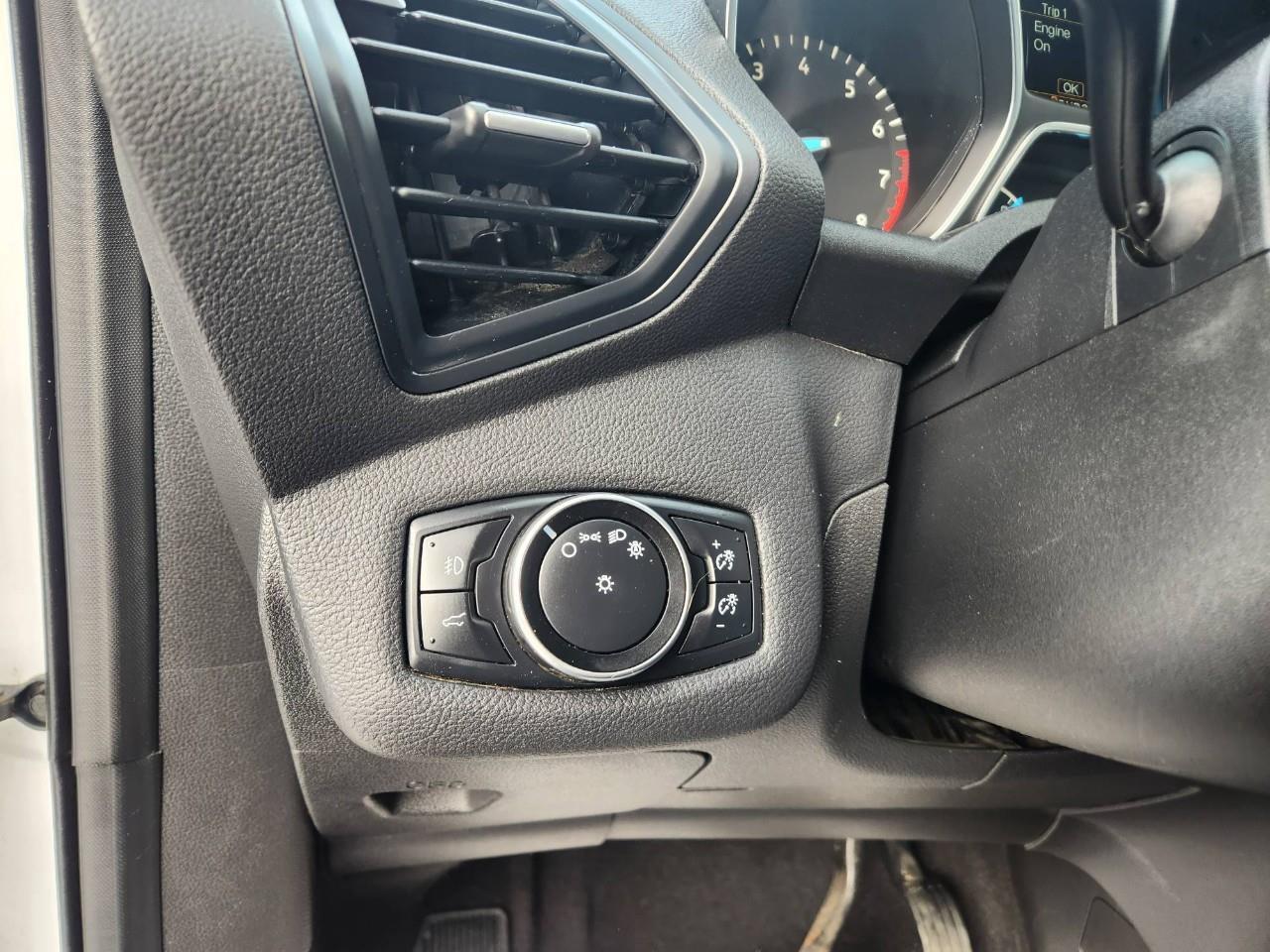 2017 Ford Escape SE 4dr 4x4 Photo