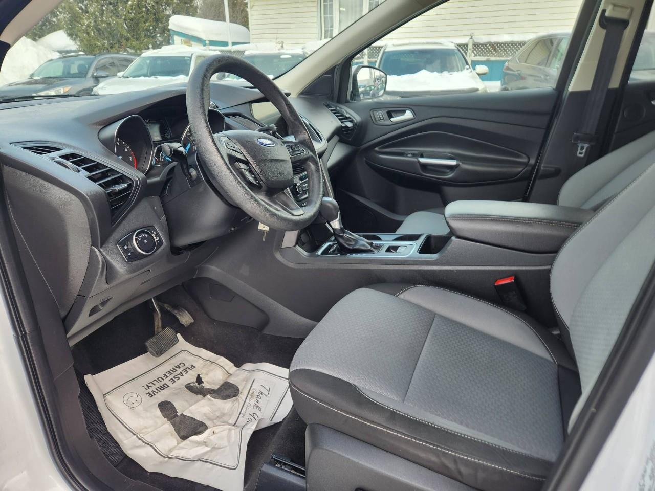 2017 Ford Escape SE 4dr 4x4 Photo