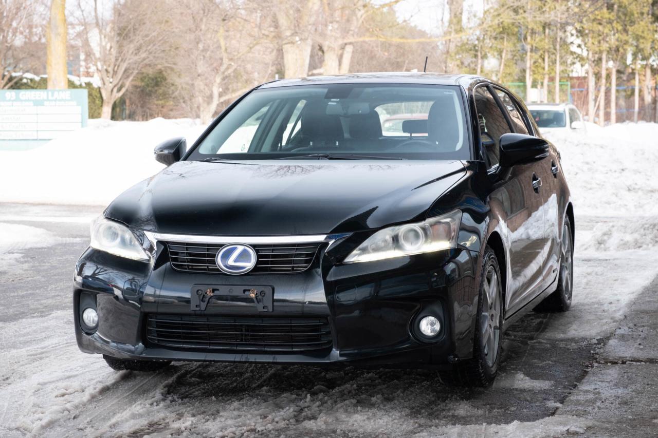 2011 Lexus CT 200h Premium Pkg   2 sets of wheels Photo