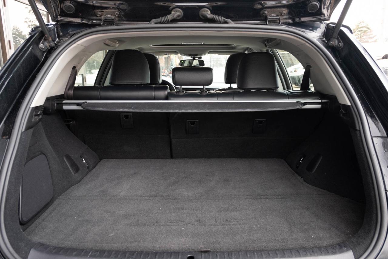 2011 Lexus CT 200h Premium Pkg   2 sets of wheels Photo