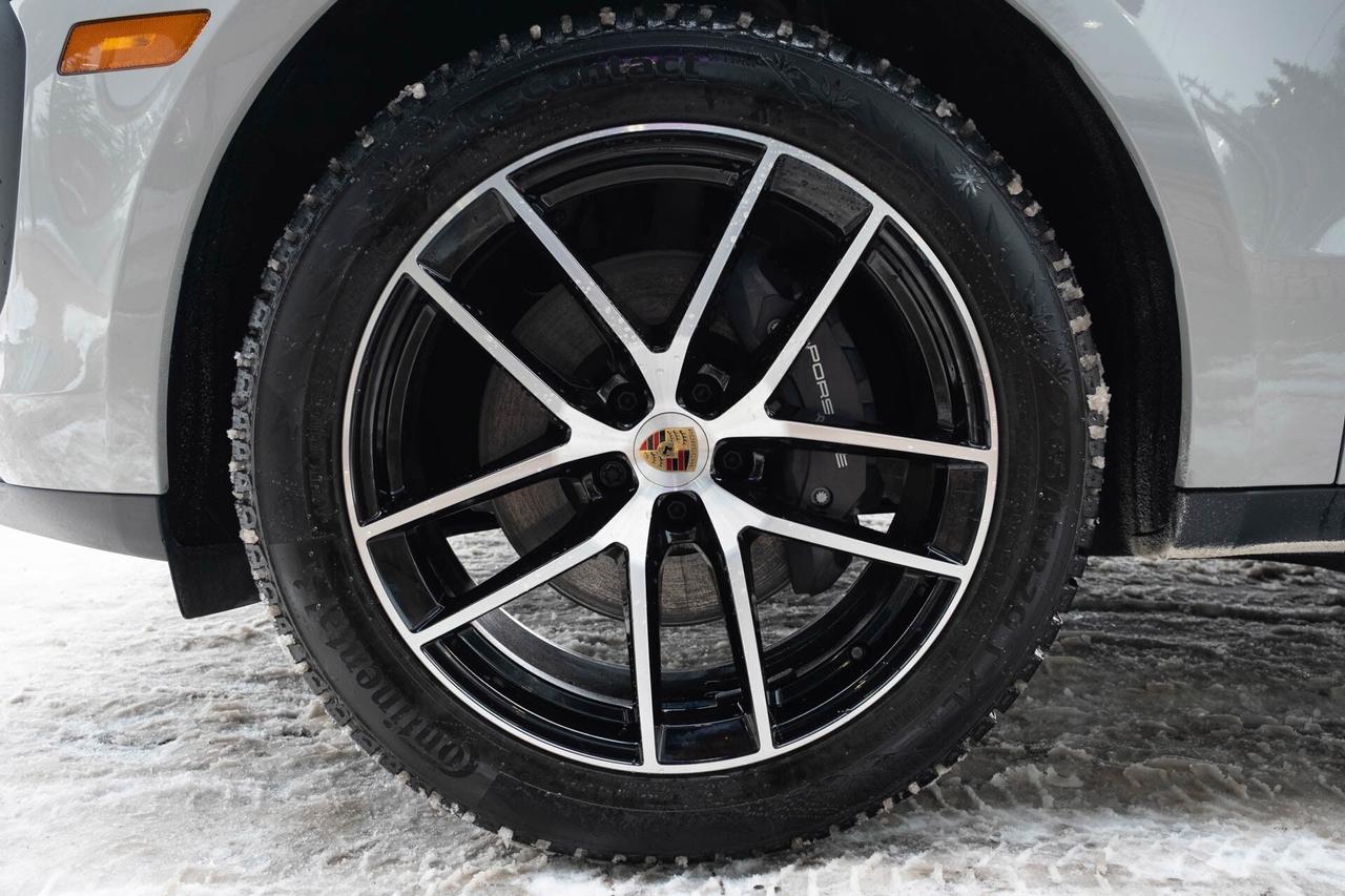 2024 Porsche Macan Base   2 sets of Tires Photo