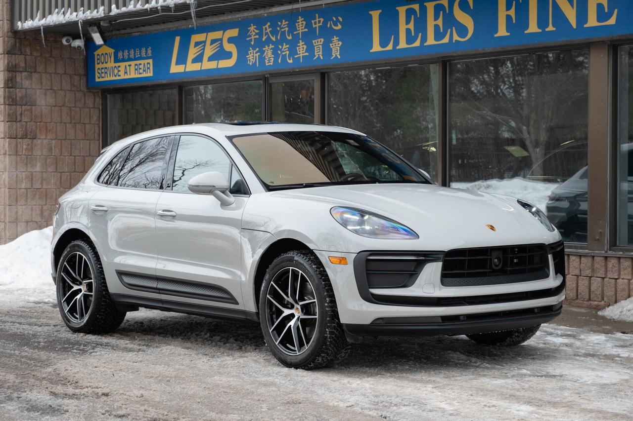 2024 Porsche Macan Base   2 sets of Tires Photo