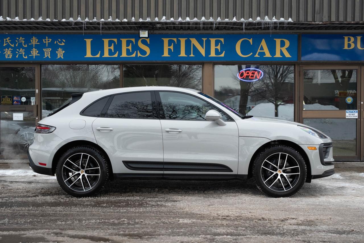 2024 Porsche Macan Base   2 sets of Tires Photo