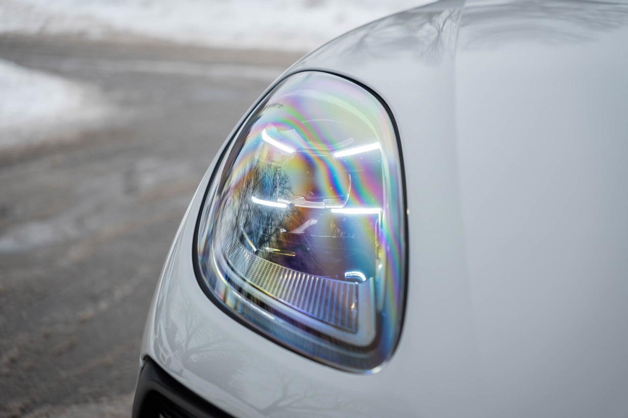 2024 Porsche Macan Base   2 sets of Tires Photo