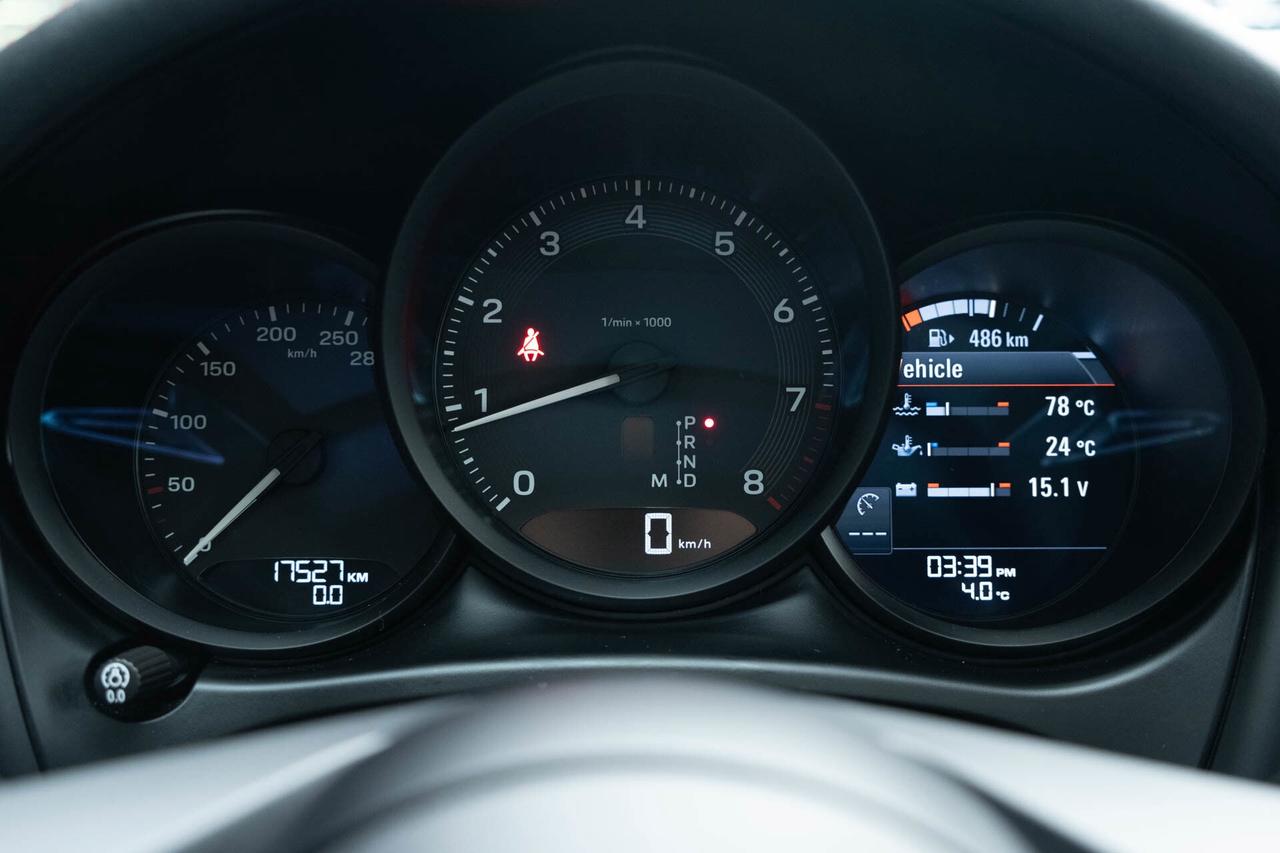 2024 Porsche Macan Base   2 sets of Tires Photo