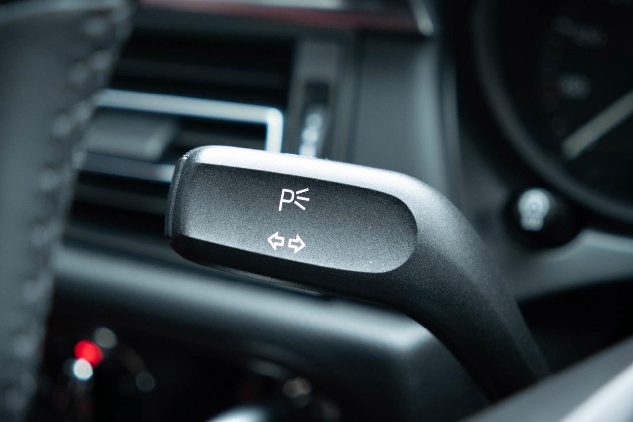 2024 Porsche Macan Base   2 sets of Tires Photo