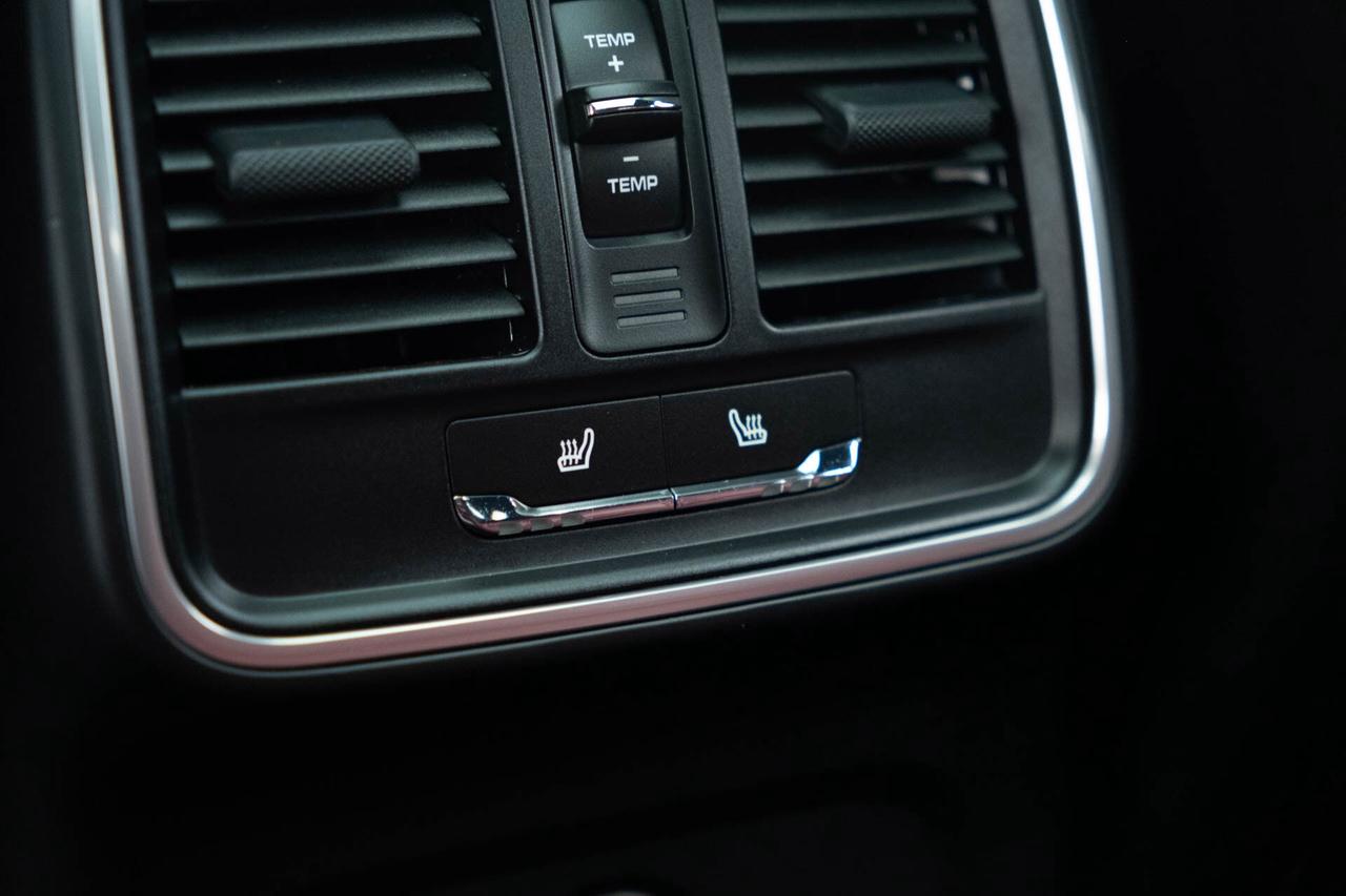 2024 Porsche Macan Base   2 sets of Tires Photo