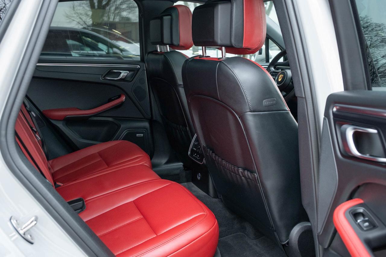 2024 Porsche Macan Base   2 sets of Tires Photo