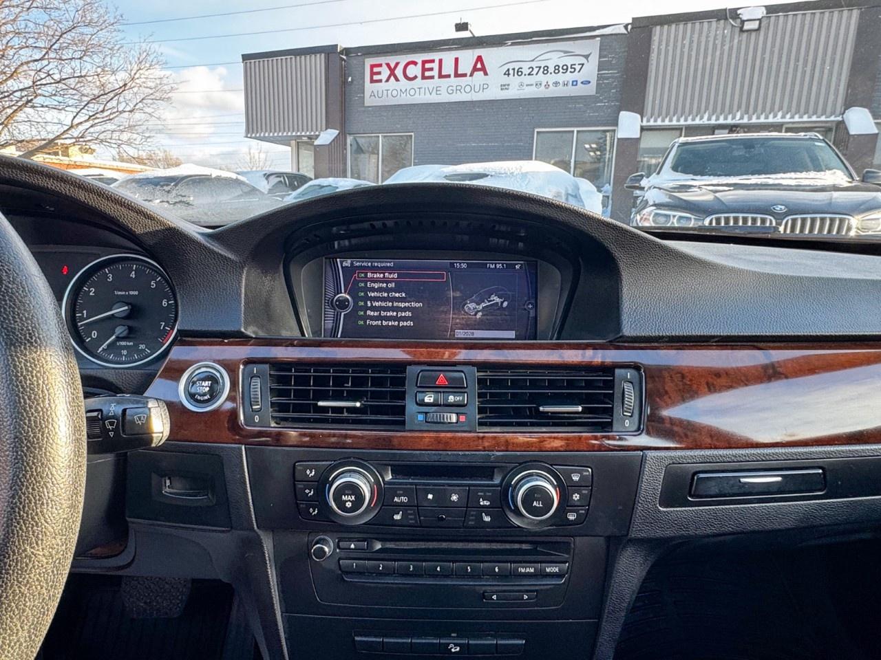 2012 BMW 3 Series Wagon / Executive Package / Saddle brown leather Photo