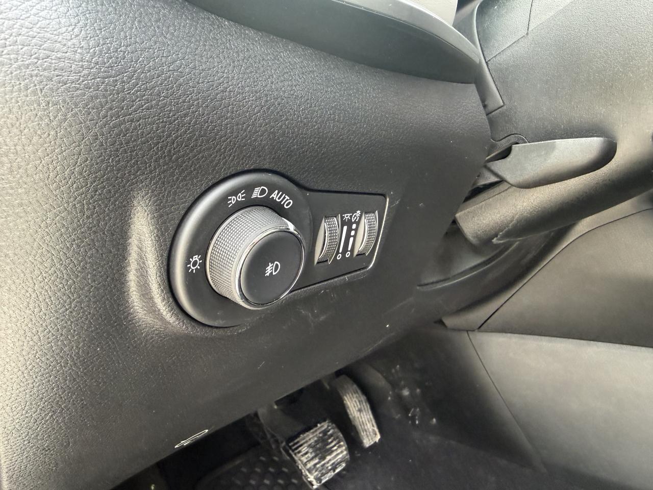 2024 Jeep Compass Limited 4x4 - Pano Sunroof - Hands Free Liftgate Photo