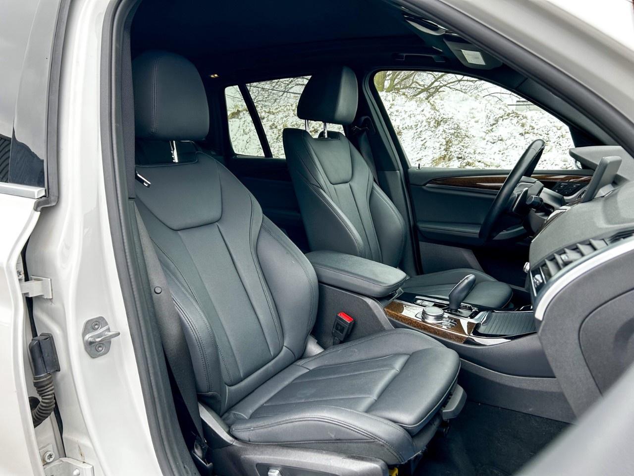 2019 BMW X3 xDrive 30i / Low KM / Nav / CarPlay / Backup Cam / Leather Photo