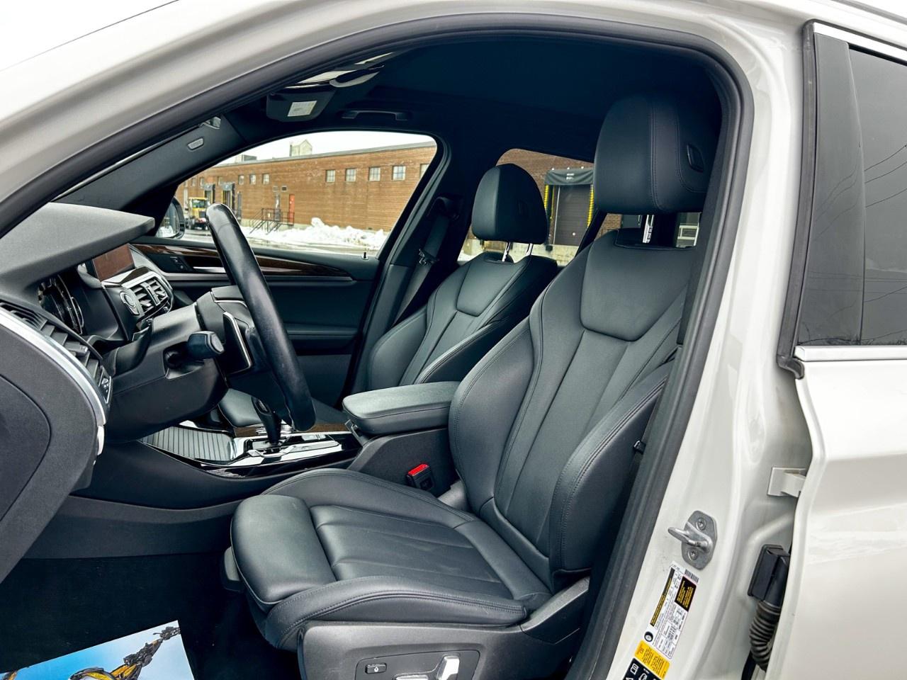 2019 BMW X3 xDrive 30i / Low KM / Nav / CarPlay / Backup Cam / Leather Photo