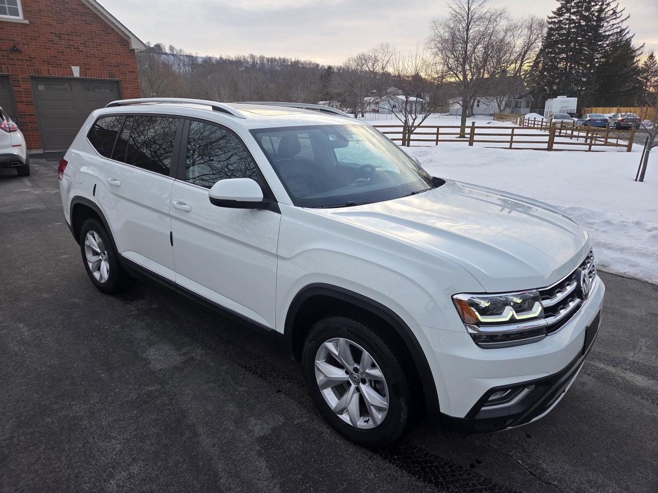 2019 Volkswagen Atlas Highline 3.6 FSI 4MOTION,7 Passenger, Must See! Photo